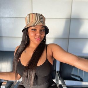 Meet your Posher, Domonique